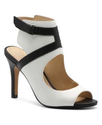 adrienne vittadini pumps