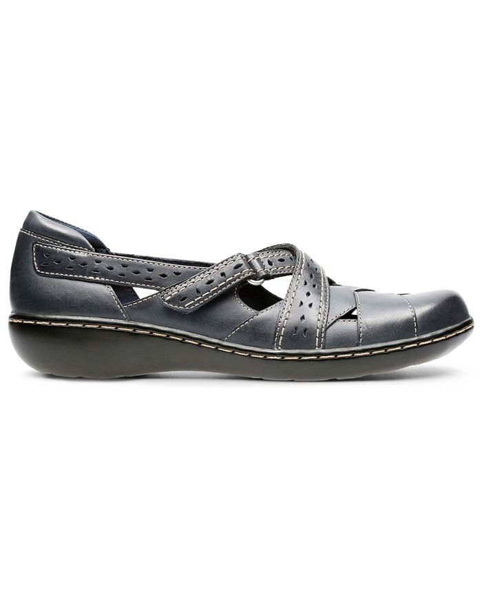 Clarks Collection Women's Ashland Spin Q Shoes & Reviews - Women - Macy's