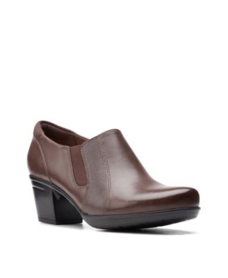 clarks brown pumps