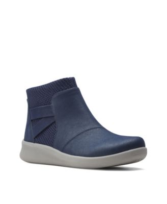 clarks cloudsteppers booties