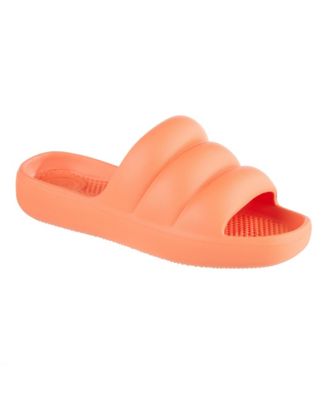 Женские тотализаторы с формованной пышной горкой сочетаются с любой одеждой