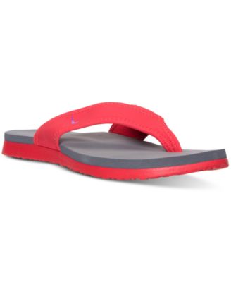 nike celso thong sandals