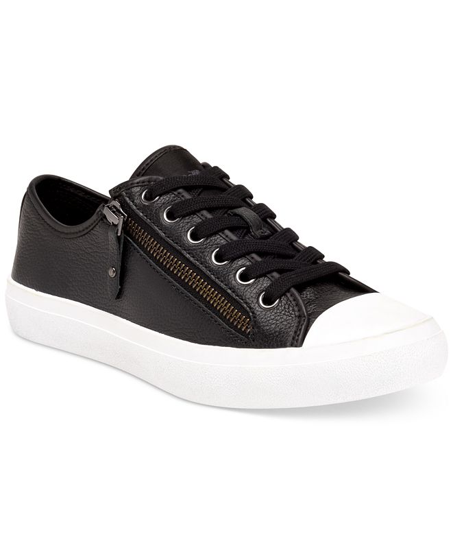 nike pointed heel