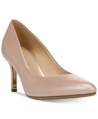 naturalizer natalie pointy toe pump