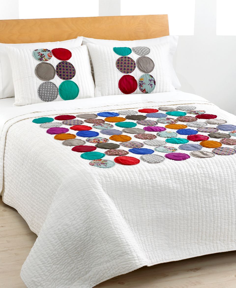 Bed & Bath  Quilts & Bedspreads