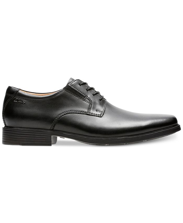 clarks tilden plain toe oxford