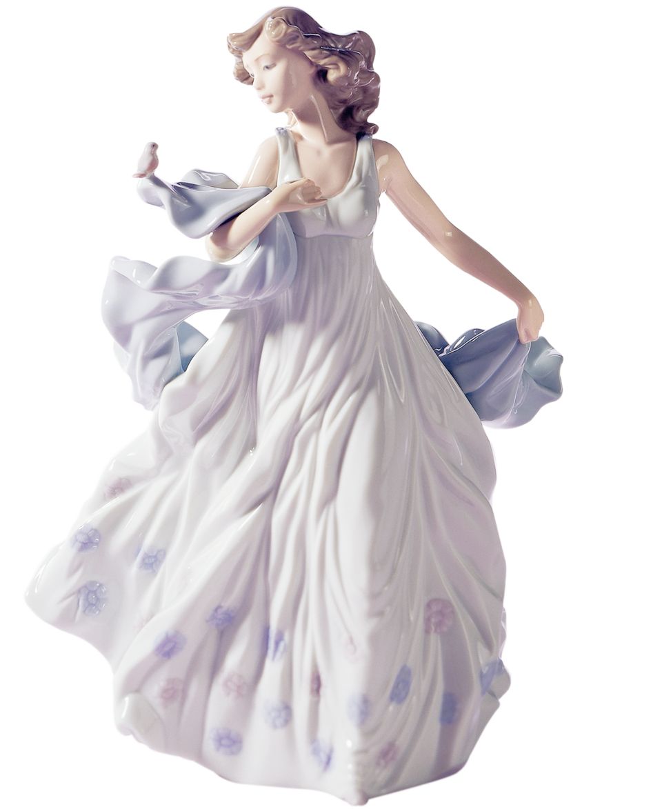 Lladro Collectible Figurine, A Flowers Whisper   Collectible