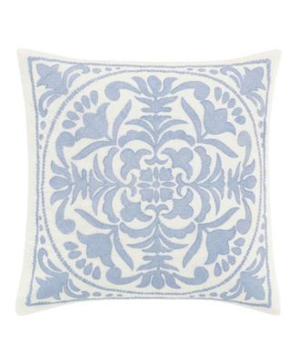Декоративная подушка с вышитым медальоном Laura Ashley Mila, 18
