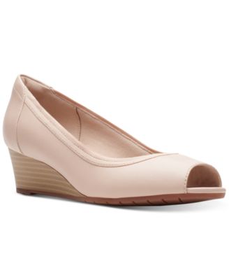 clarks closed toe wedges