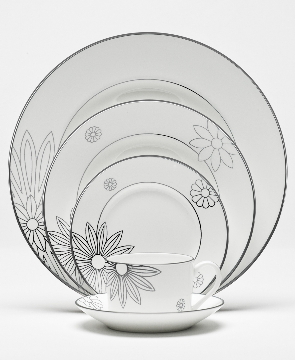 Martha Stewart Collection with Wedgwood Modern Daisy Dinnerware