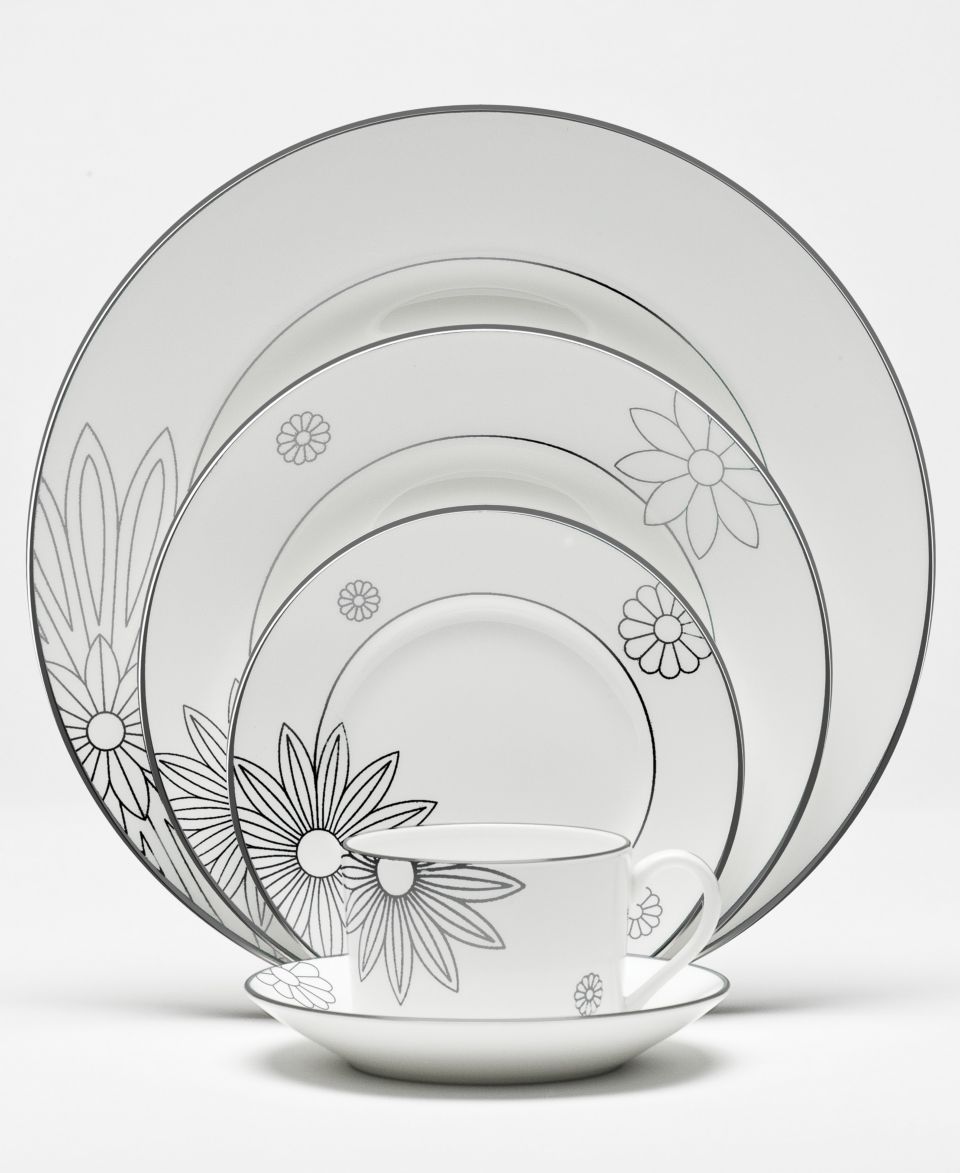 Martha Stewart Collection with Wedgwood Modern Daisy Platter   Fine