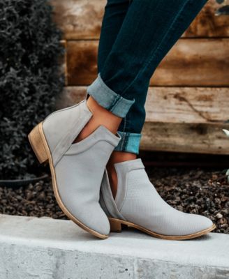 journee collection lainee bootie