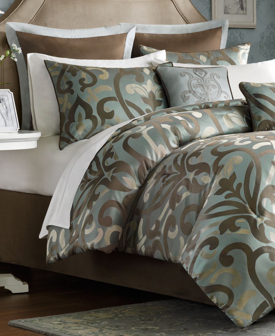 Martha Stewart Collection Bedding, Brownstone Damask 24 Piece Room in