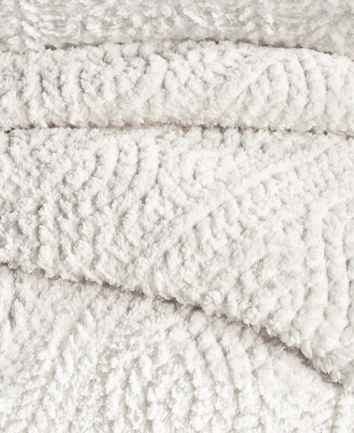 G.H. Bass & Co. G.H. Bass Cable Knit Sherpa King Comforter ...