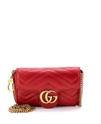 Бывшая в употреблении сумка Gucci Super Mini GG Marmont с клапаном из натуральной кожи красного цвета