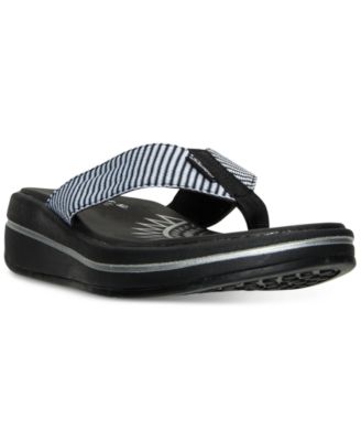 skechers upgrades sailin