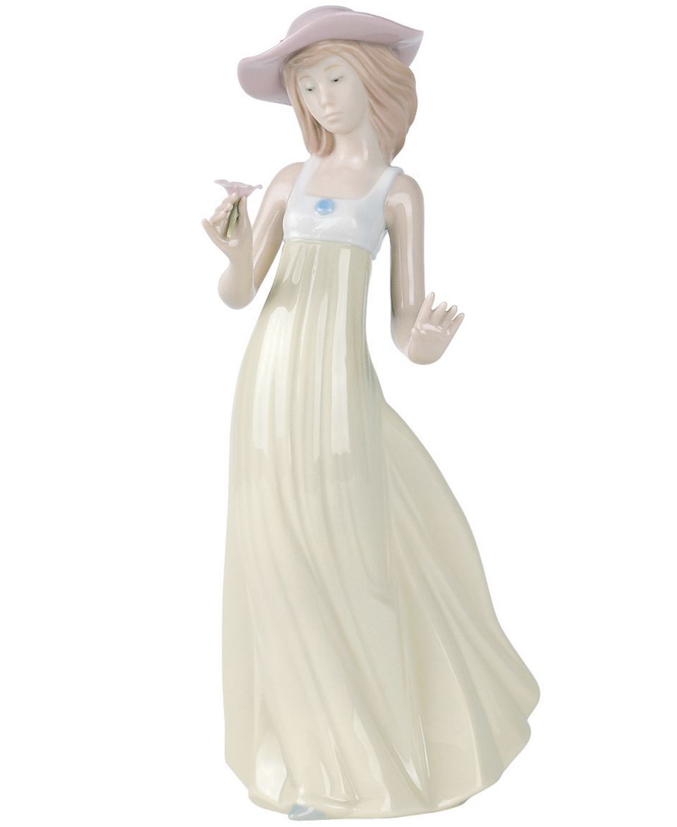Nao by Lladro Collectible Figurine, So Shy   Collectible Figurines