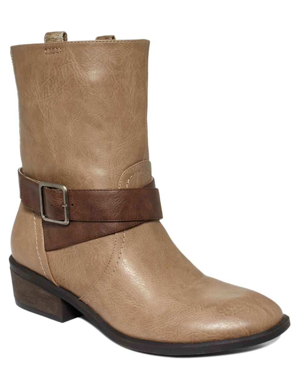 by GUESS Womens Booties, Wissper Booties