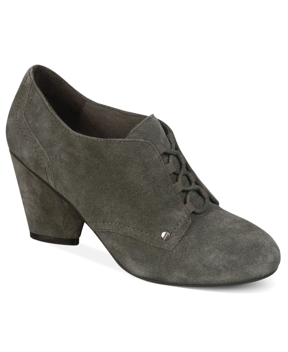 Earthies Shoes, Tarnow Platform Pumps   Shoes