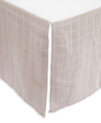 crib with skirt