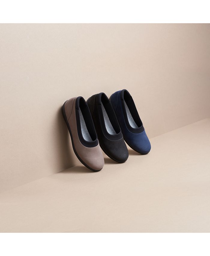 nike wide fit tennis shoes