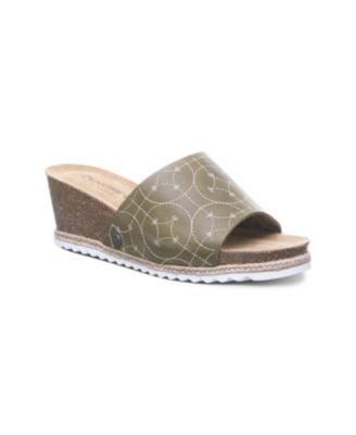 bearpaw wedge sandals