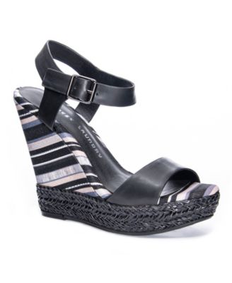 chinese laundry black wedges