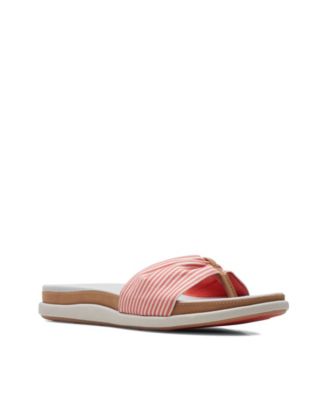 cloud slippers by clarks