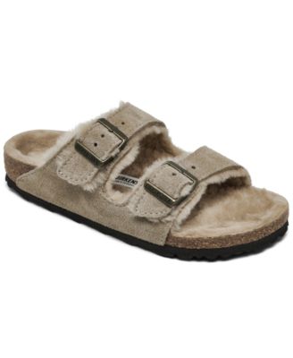 Женские замшевые босоножки из овечьей кожи Arizona от Birkenstock от Finish Line коричнево-бежевого цвета