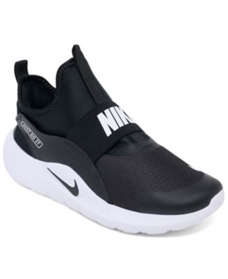Кроссовки для бега Nike Little Kids Flex Runner 4 без шнуровки от Finish Line черного цвета