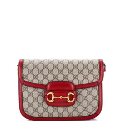 Бывшая в употреблении сумка через плечо Gucci Small Horsebit 1955 года выпуска из холщовой ткани с покрытием GG и красной кожи