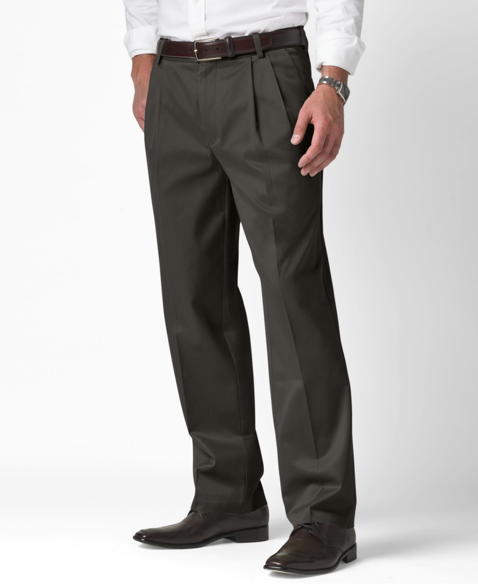 Dockers Pants, D3 Classic Fit Signature Khaki Pleated   Mens Pants 