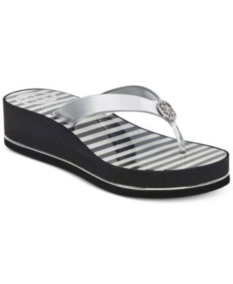 macys guess flip flops