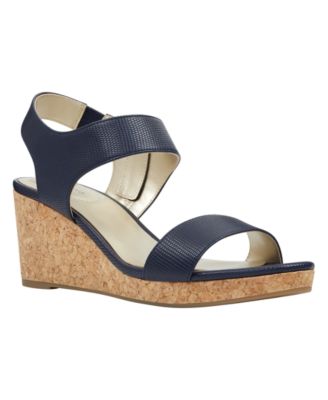 bandolino wedge sandals