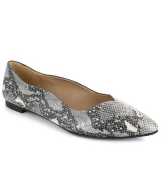 scalloped flat shoes