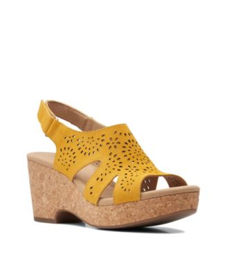 the bay clarks sandals