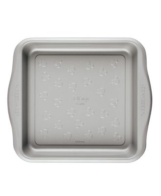 Выпекайте в 9-дюймовой квадратной форме для кекса с Микки Маусом