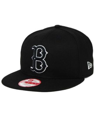 b baseball hat