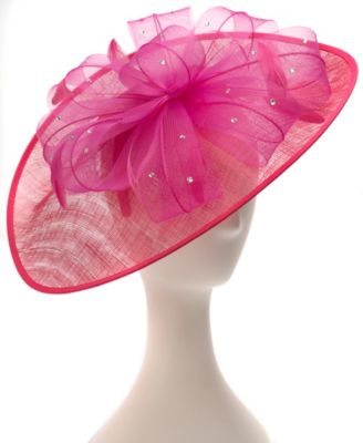 Августовские шляпы, украшенные Синамайским чародеем